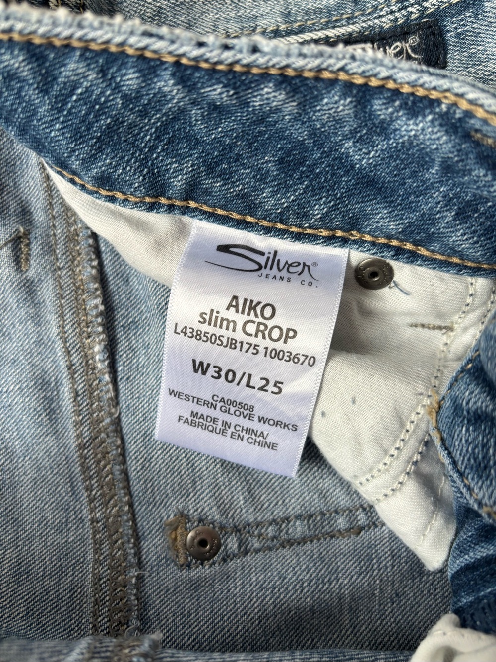 Silver Jeans Co. - Picture 4 of 4